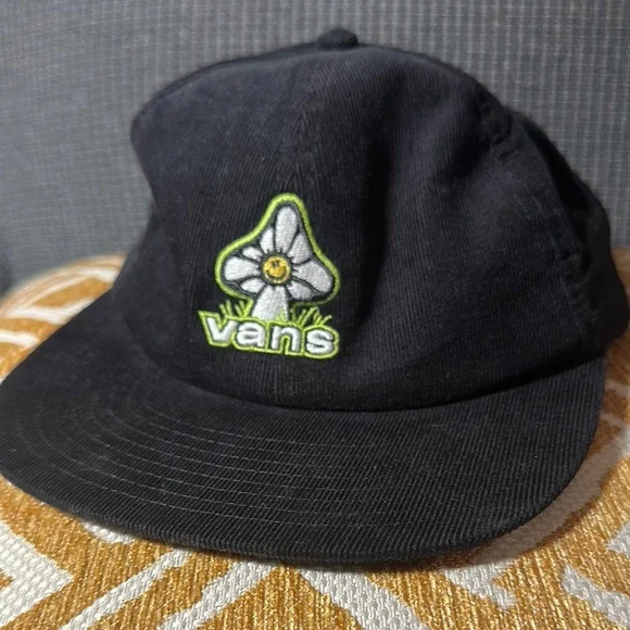 (unisex) VANS Hat with 🙂🍄 logo - Picture 2 of 9